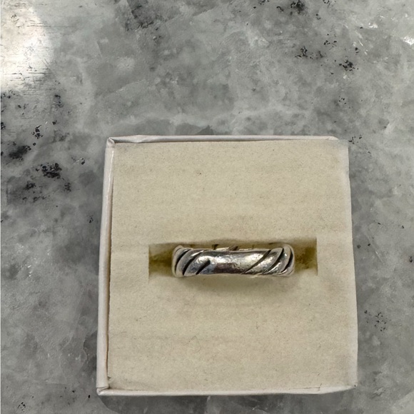 David Yurman Metro Diamond Ring - Picture 9 of 9